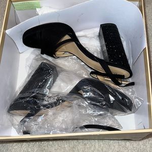 NIB Michael Kors Yoonie Platform Suede Heels size 7M